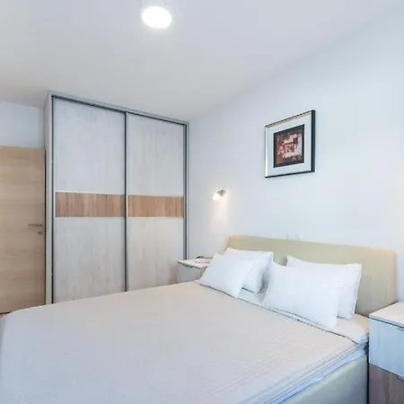 Maria Apartamento Vir